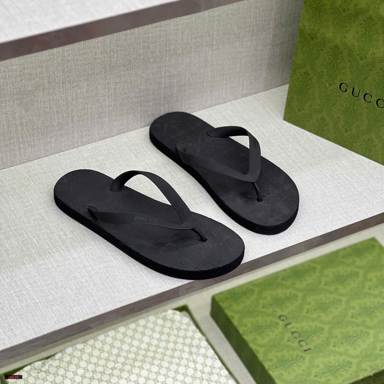 Dép tông, xỏ ngón Gucci GC Đen họa tiết đế Like Auth on web fullbox bill thẻ LVQ